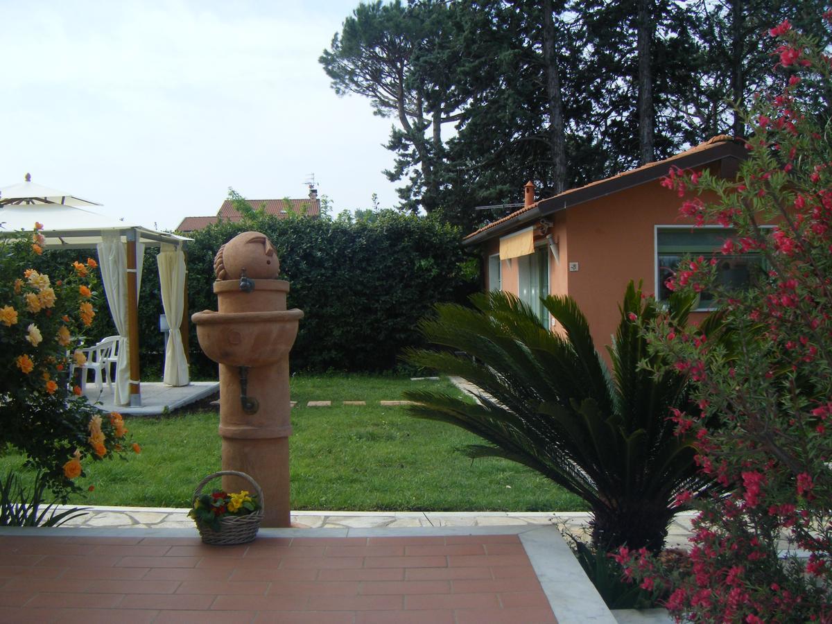 Giusy Bed And Breakfast Marina Di Carrara Exteriör bild